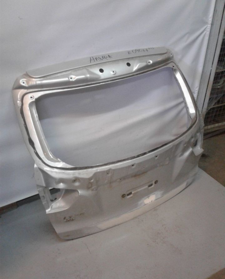 Крышка багажника Hyundai ix35 (после ремонта) (скл-3) Крышка багажника Hyundai ix35 (после ремонта) (скл-3)