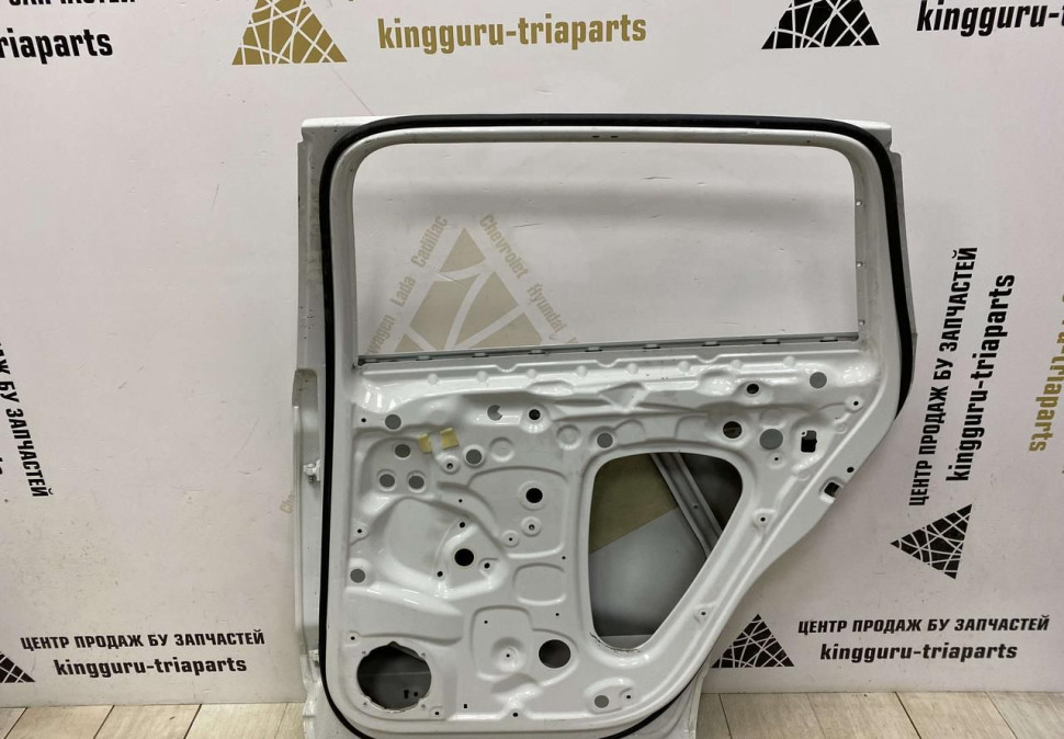 Дверь задняя правая Skoda Kodiaq OEM 565833056 Дверь задняя правая Skoda Kodiaq OEM 565833056