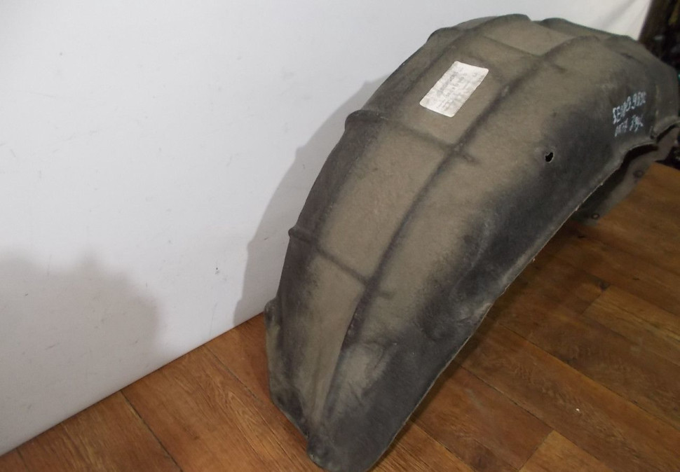 Подкрылок задний левый бу Skoda Octavia A7 OEM 5E0810969C