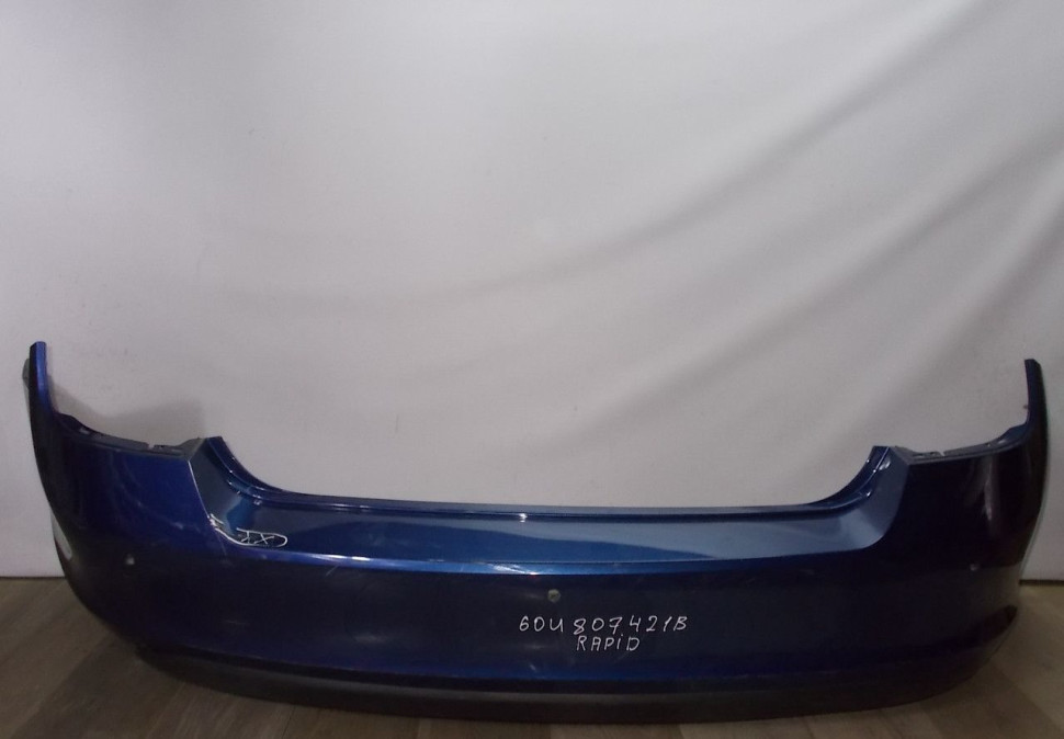 Бампер задний бу Skoda Rapid OEM 60U807421B