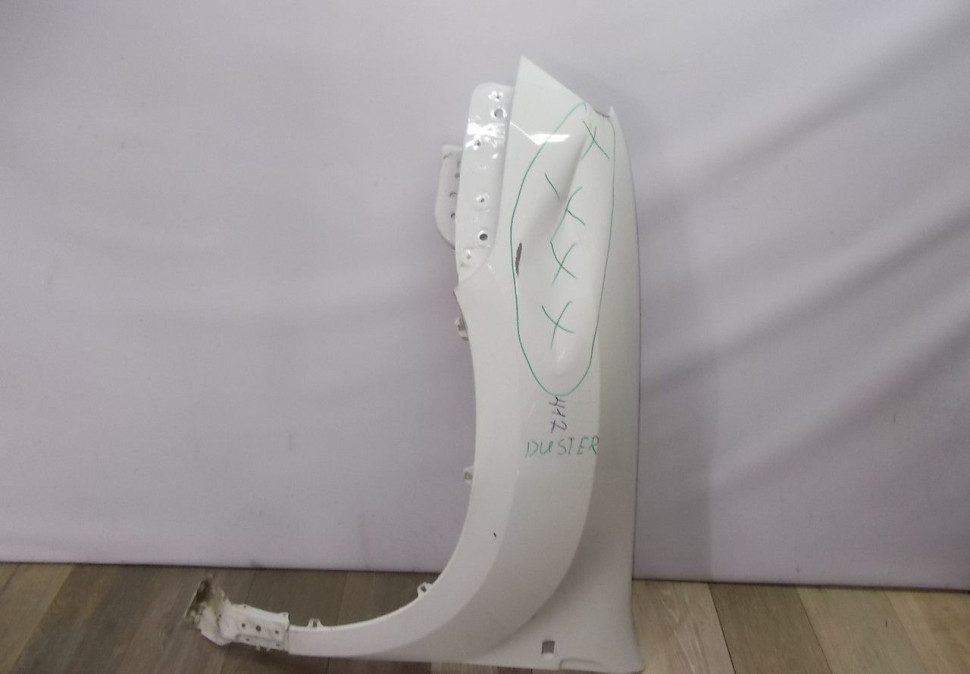 Крыло переднее левое бу Renault Duster OEM 631012718R