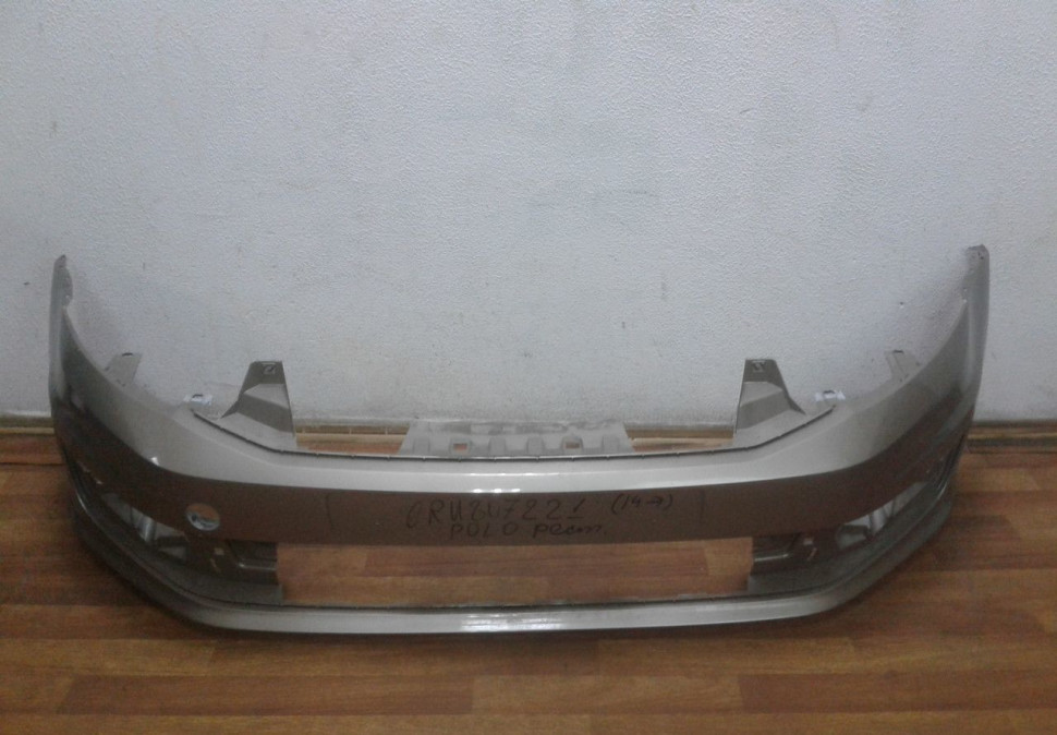 Бампер передний Volkswagen Polo рест oem 6ru807221