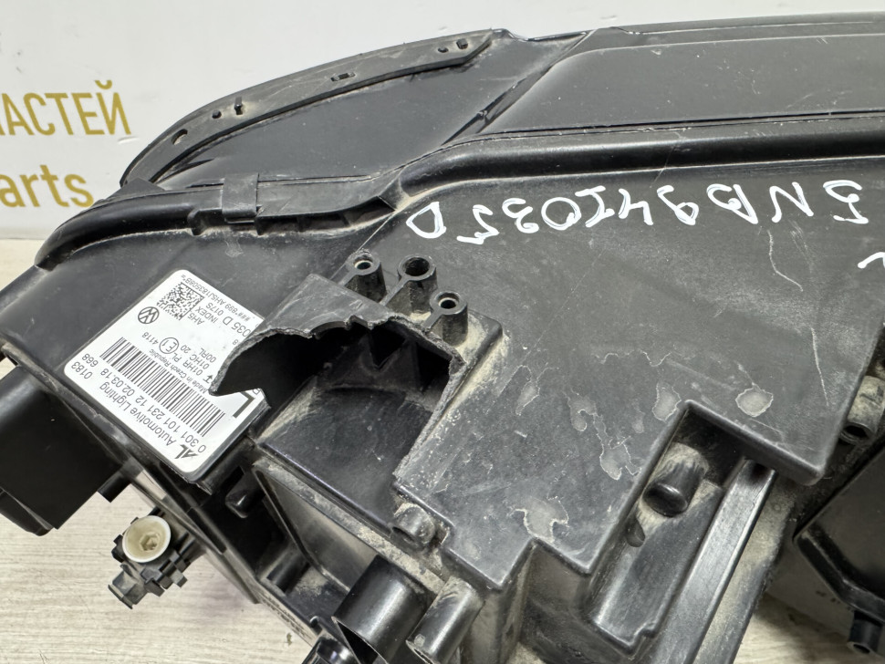 Фара левая LED Volkswagen Tiguan 2 2016 OEM 5NB941035D