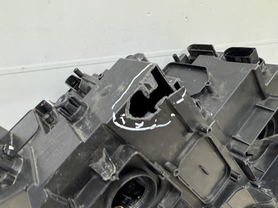 Фара левая LED Volkswagen Tiguan 2 2016 OEM 5NB941035D