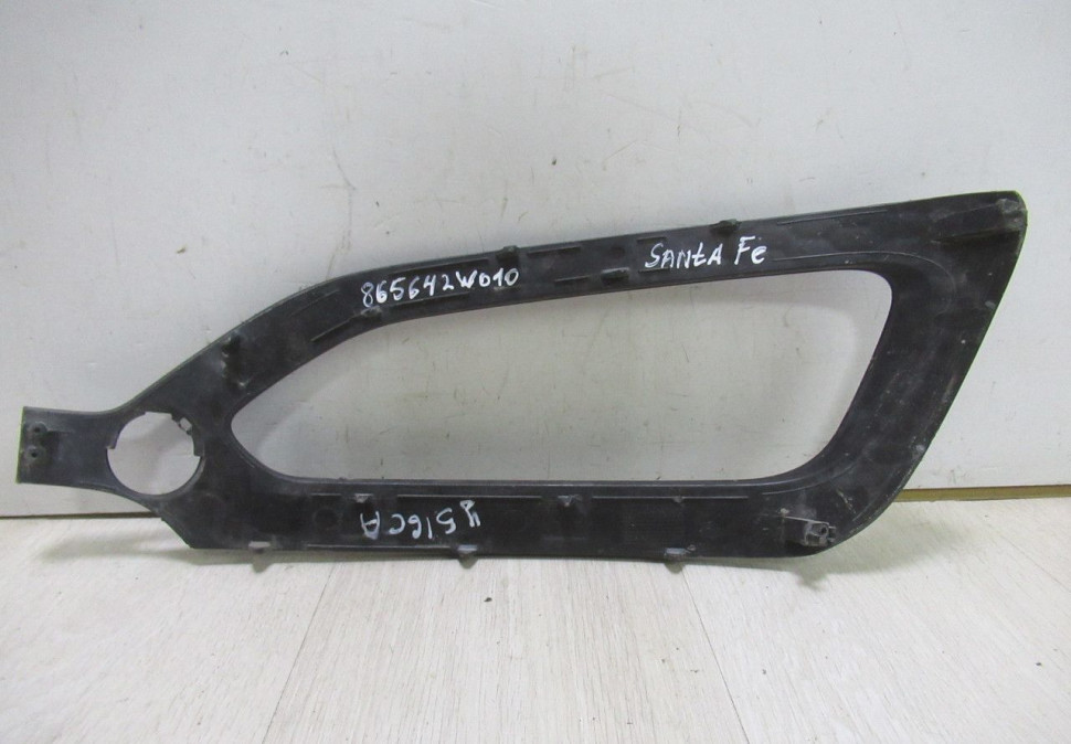 Решетка ПТФ правая Hyundai Santa Fe 3 oem 865642w010
