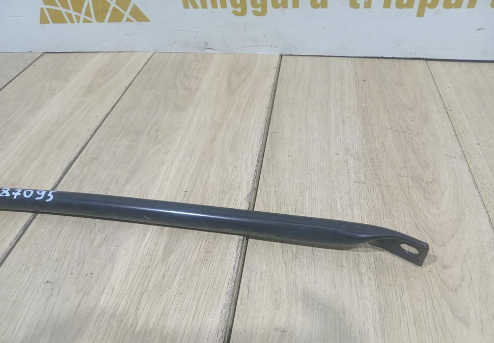 Усиления под капотом левый бу BMW 5 F10 OEM 7187095