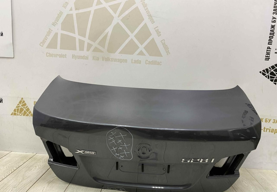 Крышка багажника BMW 5 F10 OEM 41627240552