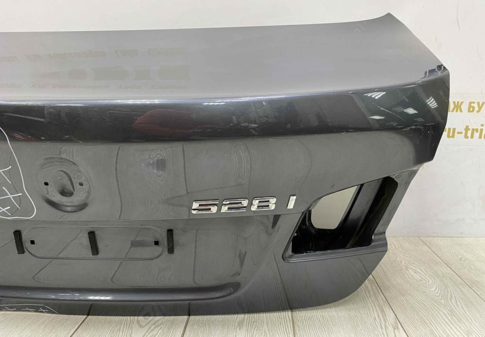 Крышка багажника BMW 5 F10 OEM 41627240552 Крышка багажника BMW 5 F10 OEM 41627240552