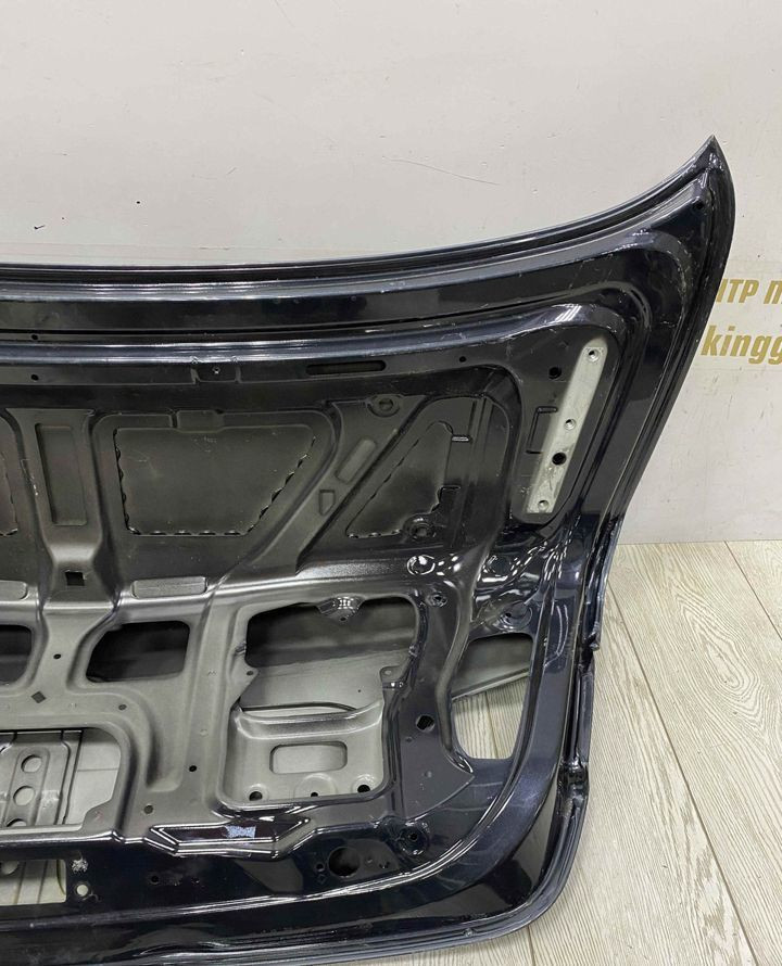 Крышка багажника BMW 5 F10 OEM 41627240552 Крышка багажника BMW 5 F10 OEM 41627240552