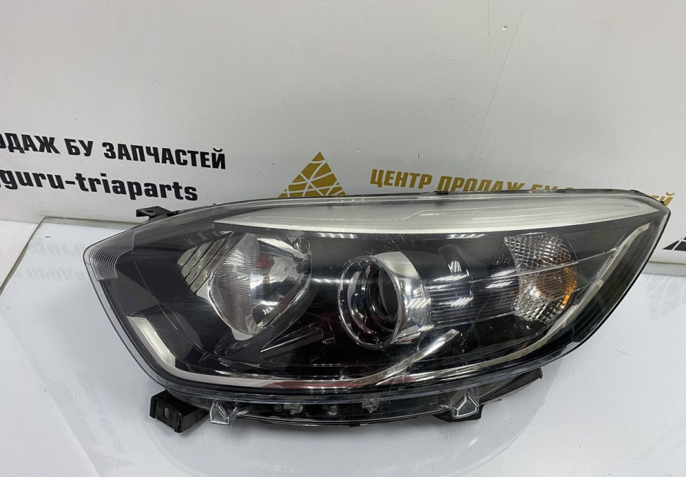 Фара левая Renault Kaptur OEM 260602042R Фара левая Renault Kaptur OEM 260602042R
