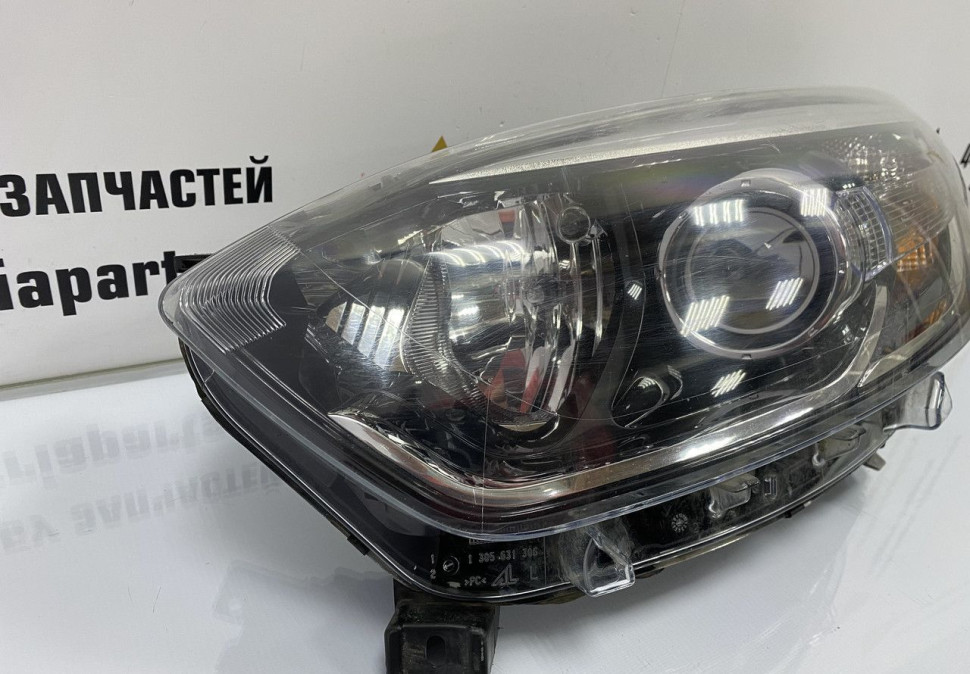 Фара левая Renault Kaptur OEM 260602042R Фара левая Renault Kaptur OEM 260602042R
