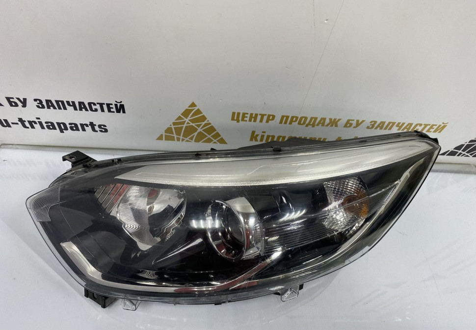 Фара левая Renault Kaptur OEM 260602042R Фара левая Renault Kaptur OEM 260602042R