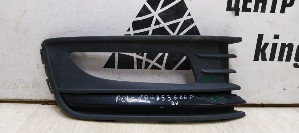 Накладка ПТФ правая Volkswagen Polo 5 рест (15-20)  oem 6RU853666F