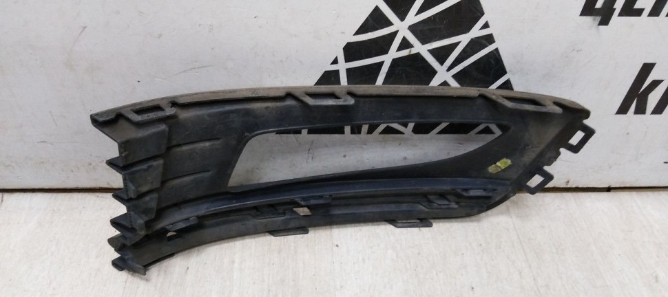 Накладка ПТФ правая Volkswagen Polo 5 рест (15-20)  oem 6RU853666F
