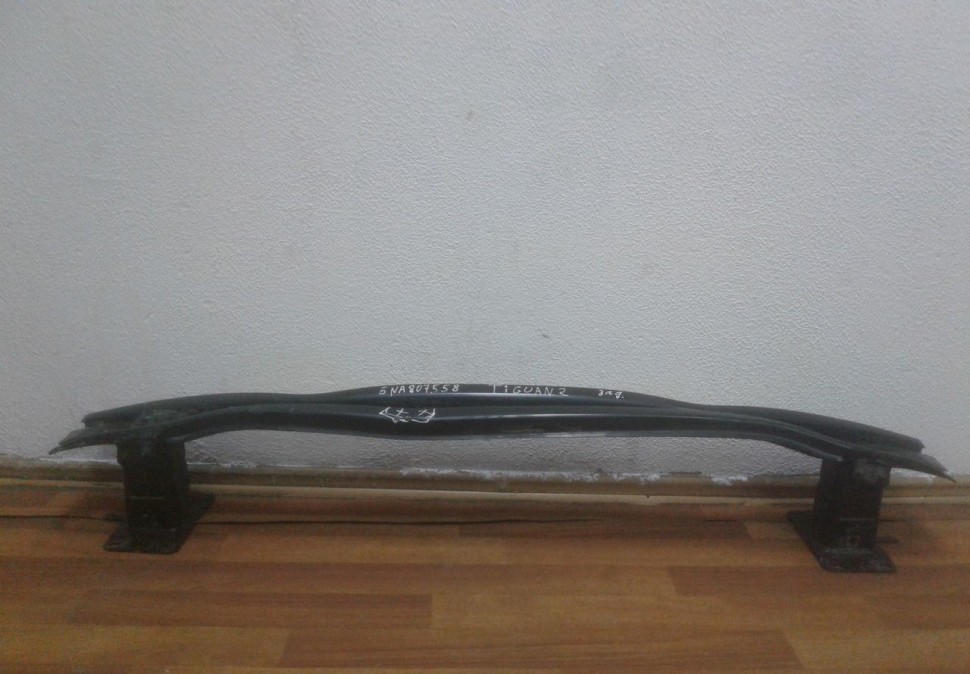 Усилитель заднего бампера Volkswagen Tiguan 2 (мал. вмятина) (погнут)