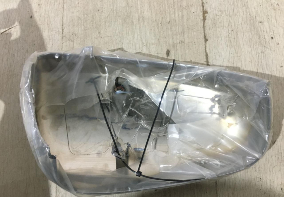 Хромированные крышки зеркал Renault Koleos 2 OEM 8201668740 Хромированные крышки зеркал Renault Koleos 2 OEM 8201668740