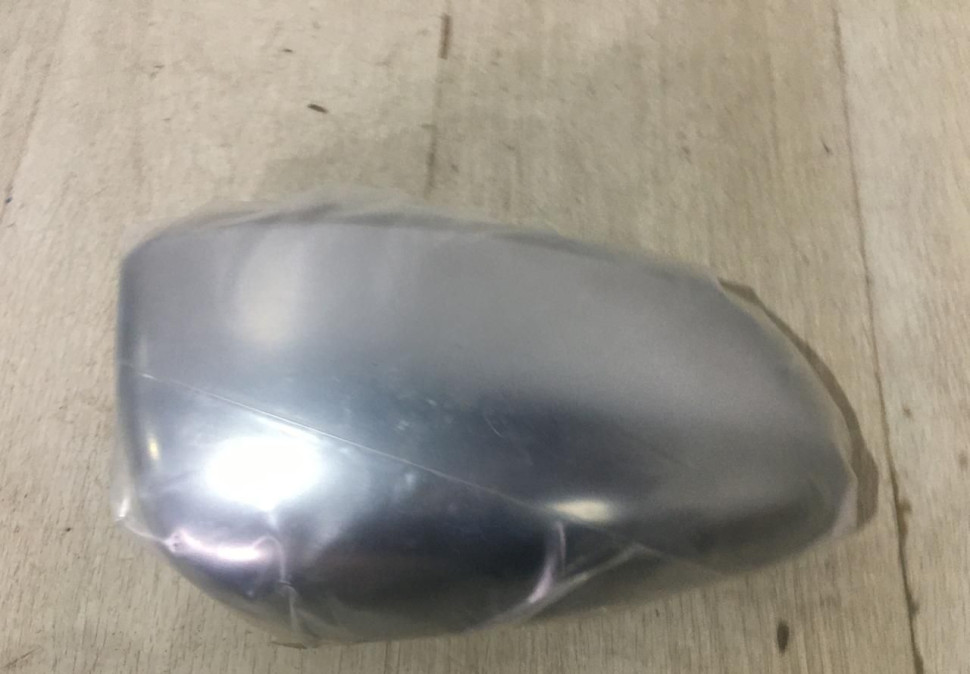 Хромированные крышки зеркал Renault Koleos 2 OEM 8201668740 Хромированные крышки зеркал Renault Koleos 2 OEM 8201668740