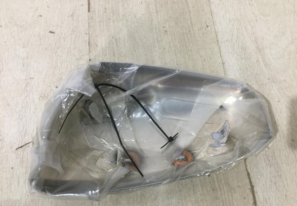 Хромированные крышки зеркал Renault Koleos 2 OEM 8201668740 Хромированные крышки зеркал Renault Koleos 2 OEM 8201668740