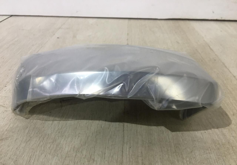 Хромированные крышки зеркал Renault Koleos 2 OEM 8201668740 Хромированные крышки зеркал Renault Koleos 2 OEM 8201668740