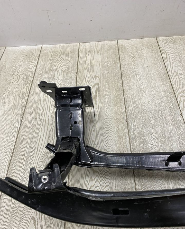 Усилитель переднего бампера Volkswagen Passat B8 2015 OEM 3G0807611