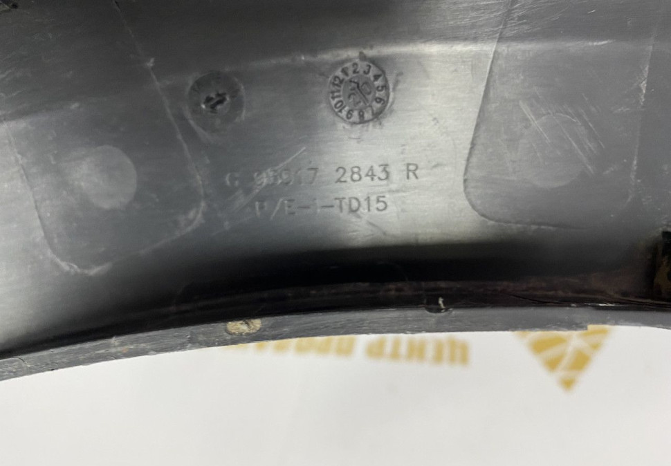 Молдинг бампера передний правый Renault Sandero Stepway 2 OEM 960163765R Молдинг бампера передний правый Renault Sandero Stepway 2 OEM 960163765R