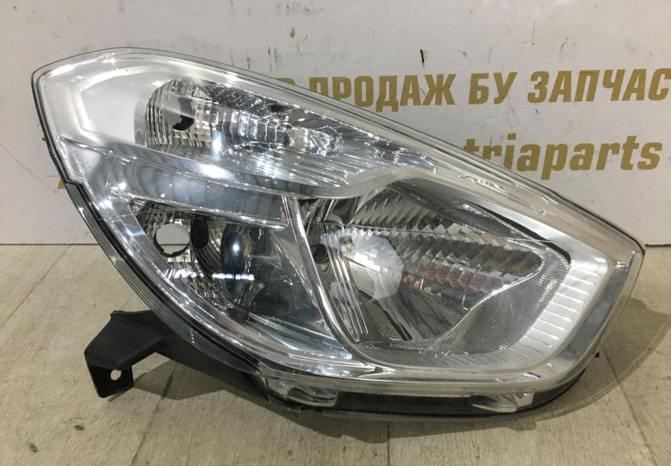 Фара правая Renault Dokker OEM 260102414R