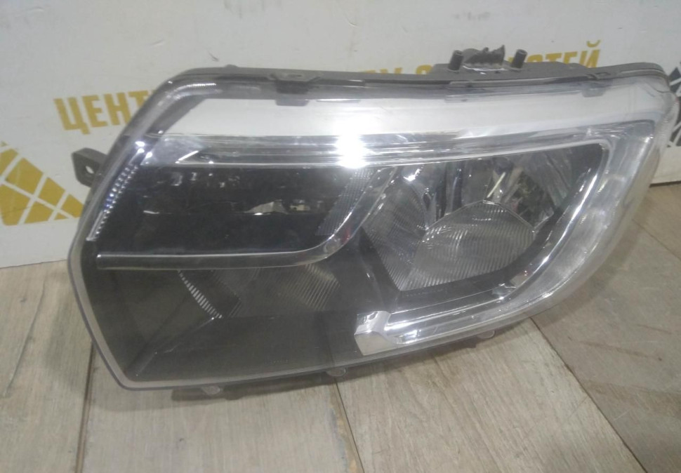 Фара левая бу Renault Logan 2 рестайлинг OEM 260609154R
