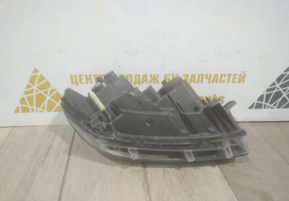 Фара левая бу Renault Logan 2 рестайлинг OEM 260609154R