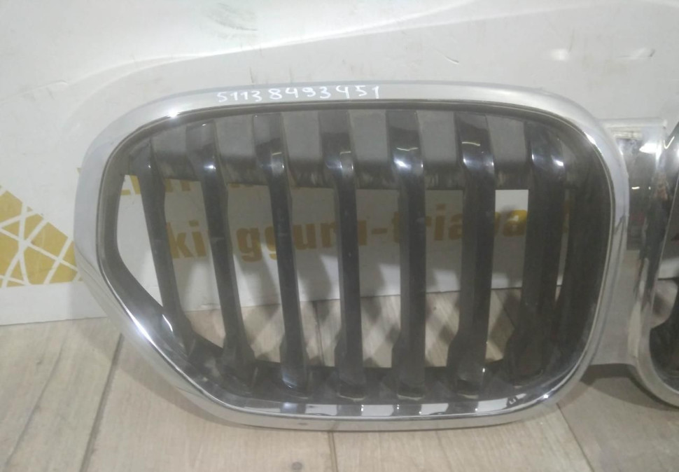 Решетка радиатора бу BMW X1 F48 OEM 51138493451 Решетка радиатора бу BMW X1 F48 OEM 51138493451