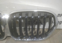 Решетка радиатора бу BMW X1 F48 OEM 51138493451