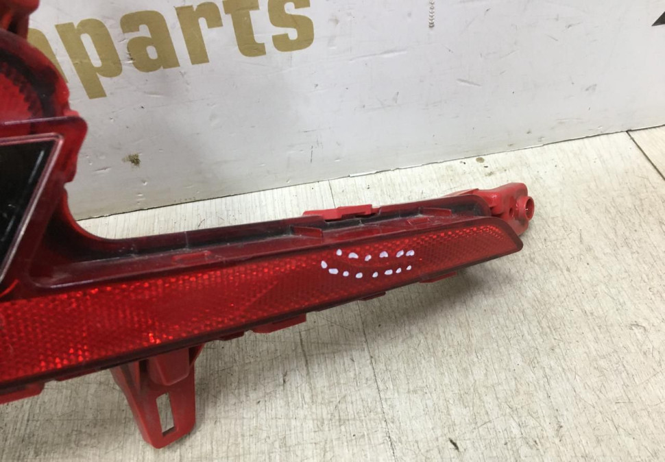 Противотуманный фонарь левый Hyundai Elantra 6 AD рест oem 92405F2510 Противотуманный фонарь левый Hyundai Elantra 6 AD рест oem 92405F2510