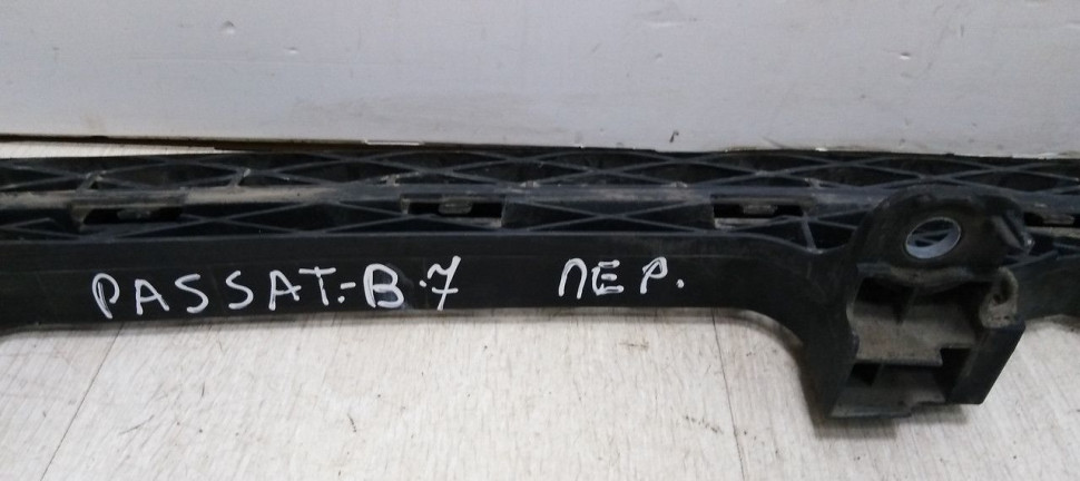 Кронштейн переднего бампера Volkswagen Passat B7 11-14 oem 3AA807571 Кронштейн переднего бампера Volkswagen Passat B7 11-14 oem 3AA807571
