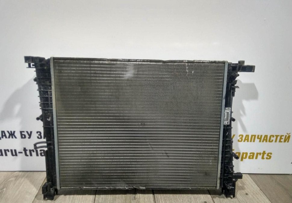 Радиатор охлаждения бу Renault Logan 2 OEM 214105731R Радиатор охлаждения бу Renault Logan 2 OEM 214105731R