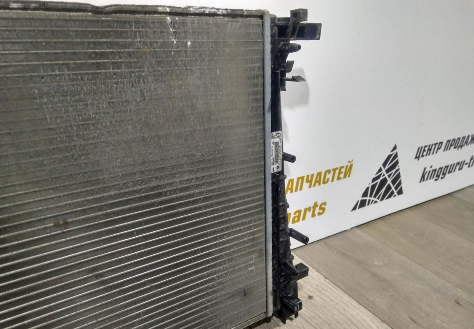 Радиатор охлаждения бу Renault Logan 2 OEM 214105731R Радиатор охлаждения бу Renault Logan 2 OEM 214105731R