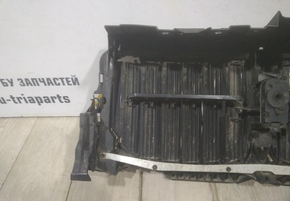 Воздушная заслонка бу BMW X7 G07 OEM 51749465348 Воздушная заслонка бу BMW X7 G07 OEM 51749465348