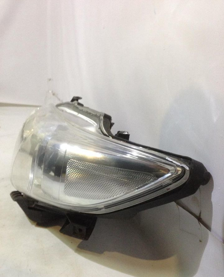 Фара пер. левая Toyota Corolla 150 06> б/у oem 8118512A80 (скл-3) Фара пер. левая Toyota Corolla 150 06> б/у oem 8118512A80 (скл-3)