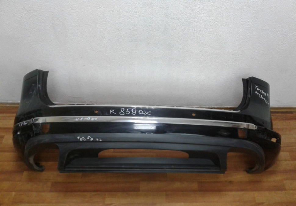 Бампер задний в сборе Volkswagen Touareg NF oem 7p6807421 (трещины)