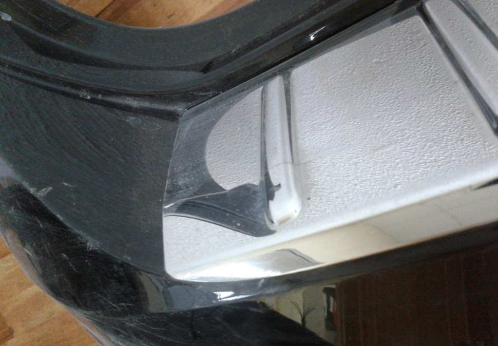 Бампер задний в сборе Volkswagen Touareg NF oem 7p6807421 (трещины) Бампер задний в сборе Volkswagen Touareg NF oem 7p6807421 (трещины)