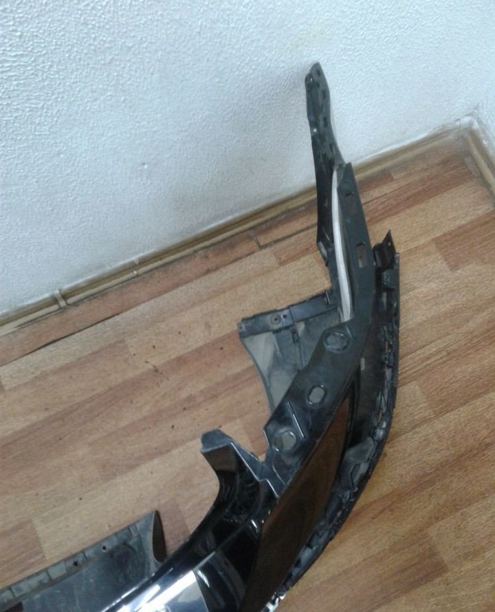 Бампер задний в сборе Volkswagen Touareg NF oem 7p6807421 (трещины) Бампер задний в сборе Volkswagen Touareg NF oem 7p6807421 (трещины)