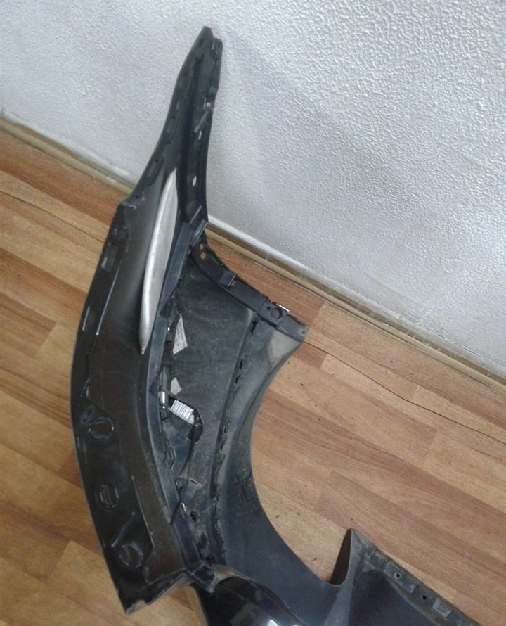 Бампер задний в сборе Volkswagen Touareg NF oem 7p6807421 (трещины) Бампер задний в сборе Volkswagen Touareg NF oem 7p6807421 (трещины)