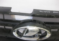 Решетка радиатора Lada Vesta oem 8450008666 (трещина) (скл-3)