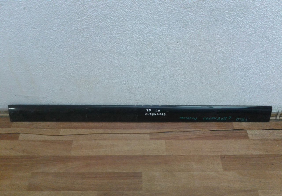 Молдинг сдвижной двери левый Volkswagen Transporter T5 oem 7h5853073