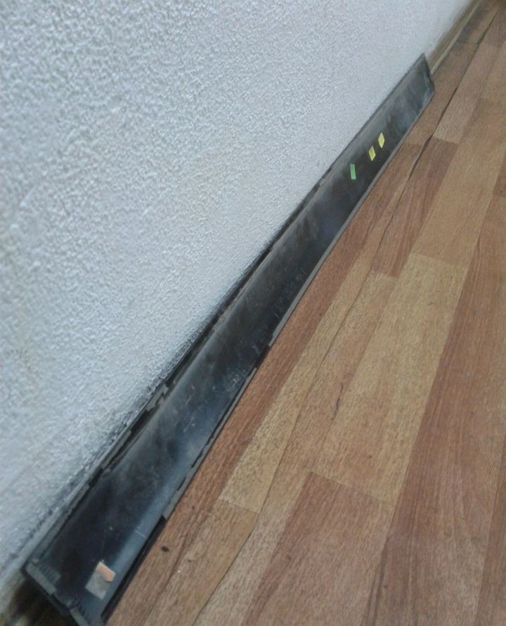 Молдинг сдвижной двери левый Volkswagen Transporter T5 oem 7h5853073 Молдинг сдвижной двери левый Volkswagen Transporter T5 oem 7h5853073