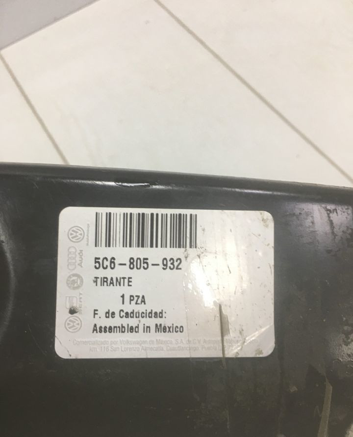 Суппорт фары правый Volkswagen Jetta 6 2011 oem 5C6805932 Суппорт фары правый Volkswagen Jetta 6 2011 oem 5C6805932