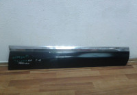 Молдинг двери передний правый Volkswagen Touareg NF oem 7p6854940 (потерт)