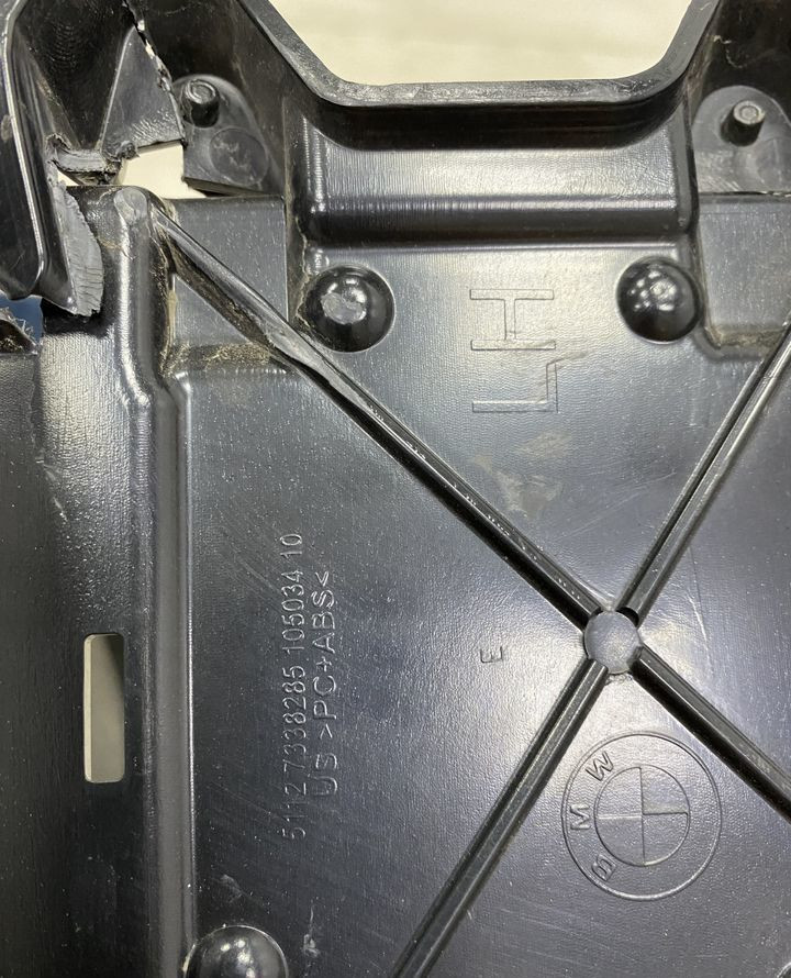 Кронштейн заднего бампера левый BMW X6 F16 OEM 51127338285