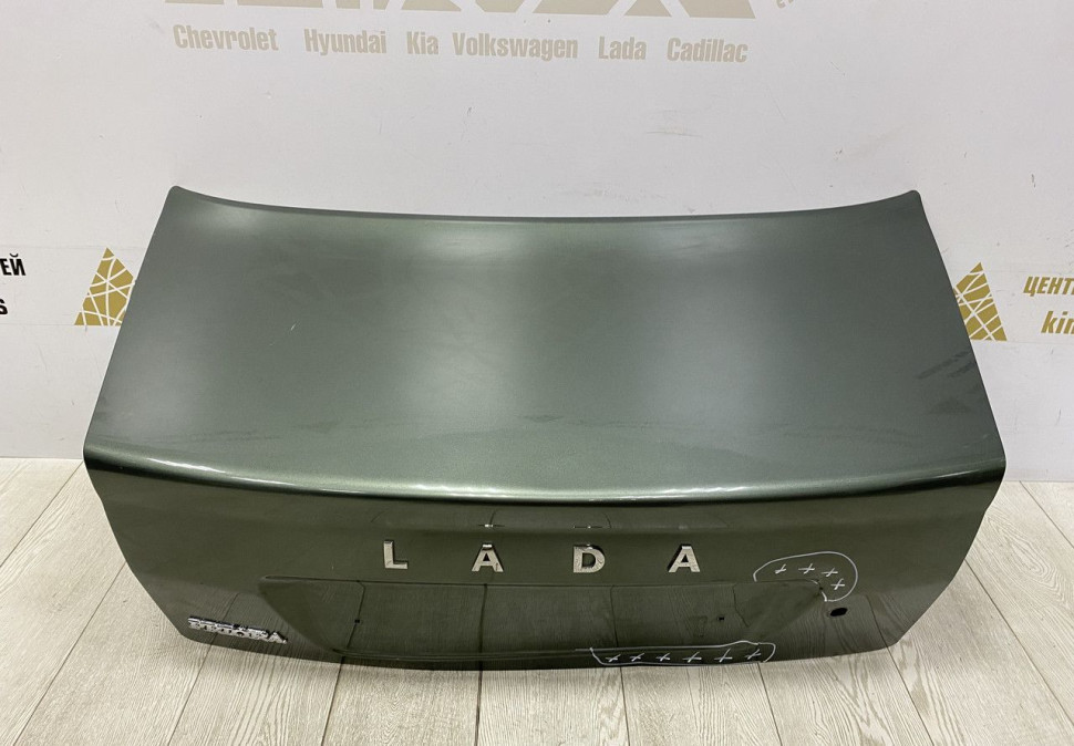 Крышка багажника Lada Priora oem 21700560401000 (скл-3) Крышка багажника Lada Priora oem 21700560401000 (скл-3)