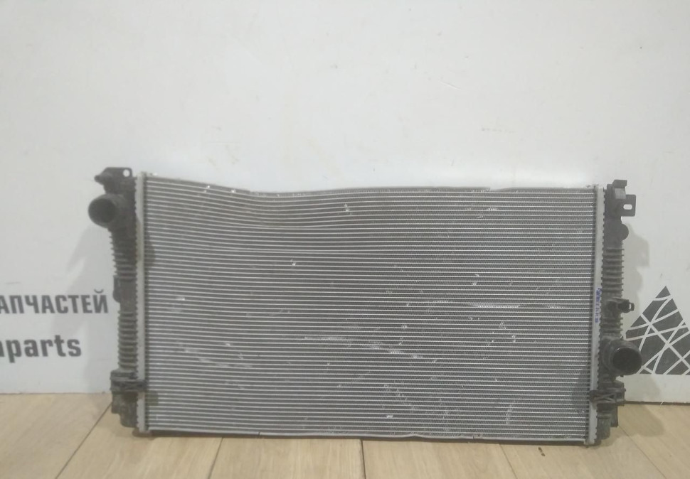 Радиатор охлаждения бу BMW 3 G20 OEM 17118666751 Радиатор охлаждения бу BMW 3 G20 OEM 17118666751