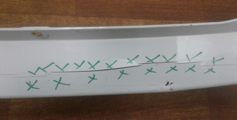 Бампер задний Lada Granta лифтбек oem 2191280401501 (трещина) (скл-3)