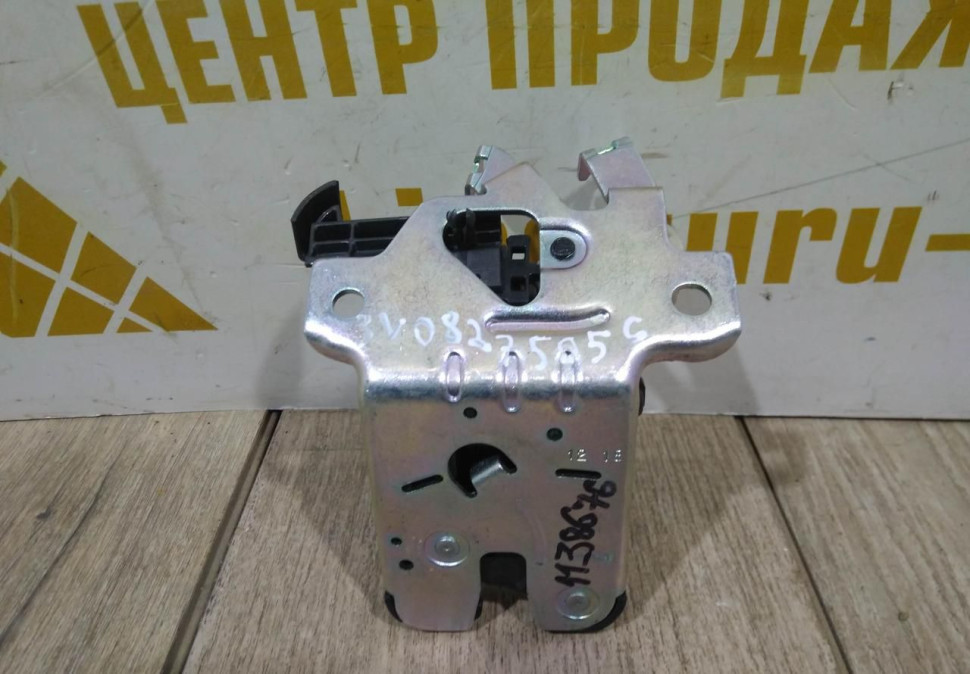 Замок крышки багажника бу Skoda Superb 3 OEM 3V0827505C